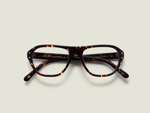 avram-color-dark-havana-pos-2_27240717-e1f2-43c4-a762-ea8d9e0fd79f.jpg