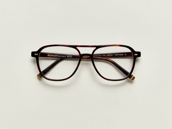 bjorn-color-burnt-tortoise-pos-2_9b4816f0-5cd6-4858-8b38-0527ce77a45f.jpg