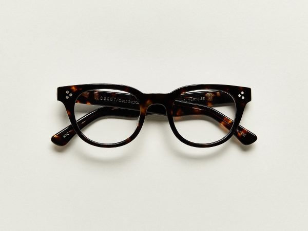 vilda-color-tortoise-pos-2_389ff15c-ad9d-4716-98de-ea3bc3bb9d4f.jpg